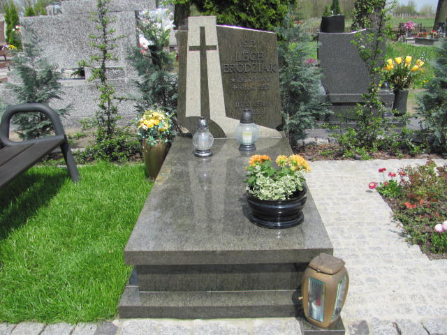 Grób HILDEGARDA BRODZIAK
